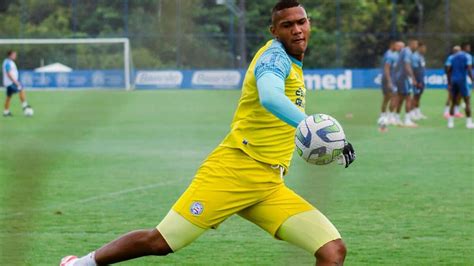 Situação de Adriel no Bahia cai como uma BOMBA nos bastidores do Grêmio