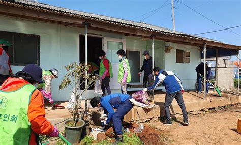 무안군 해제면 우리동네 복지기동대 취약계층 주거개선 봉사활동 펼쳐 위키트리