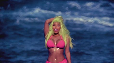 Nicki Minaj Starships Video