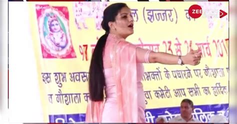 Sapna Choudhary Hot Dance In Tight Suit On Haryanvi Song Crowd Uncontrolled Desi Queen Bold