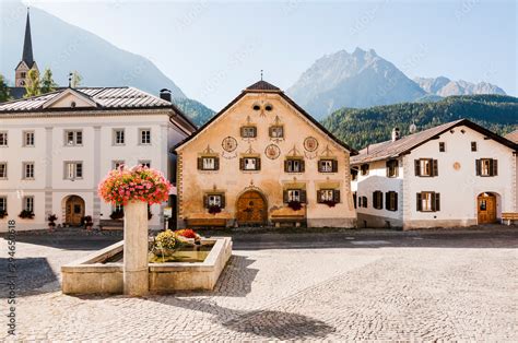 Foto De Scuol Dorf Bergdorf Engadin Unterengadin Engadiner H User