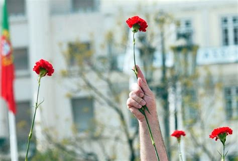 Portugal Comemora Anos Da Revolu O Dos Cravos Programa Alargado