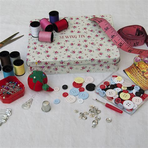 ﻿la Petite Rose Deluxe Sewing Kit ﻿rex London