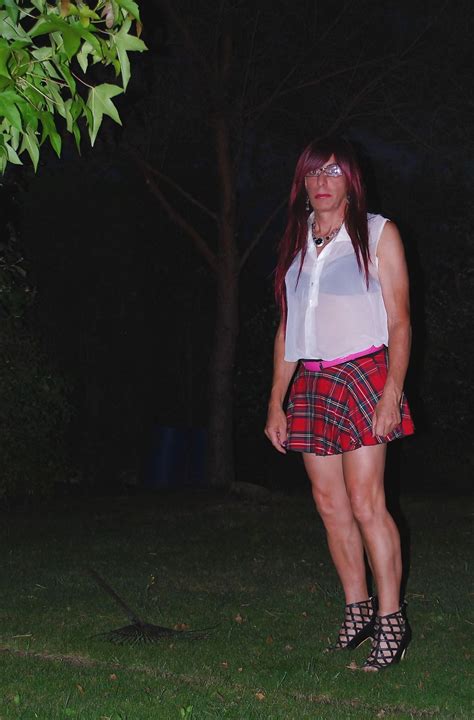 Strip Tease En Exterieur Porn Pictures XXX Photos Sex Images 1215724 PICTOA