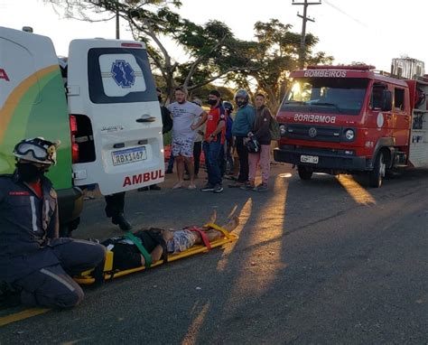 Sete Pessoas Ficam Feridas Após Capotamento De Van Em Rodovia No