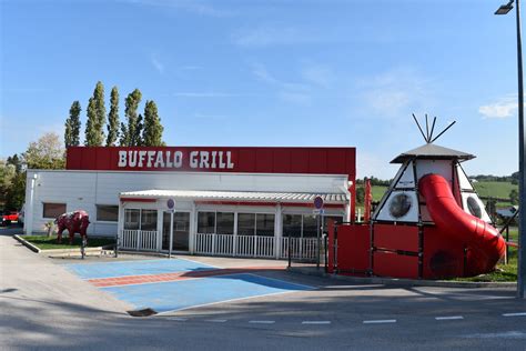 Jura À Lons le Saunier Buffalo Grill cherche à embaucher trois personnes