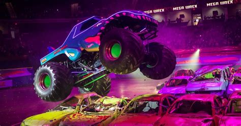 Hot Wheels Monster Trucks Live Glow Party Roz Wietli Atlas Aren W Odzi