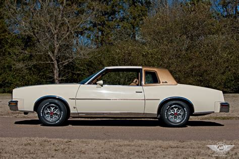 Pontiac Grand Prix Art Speed Classic Car Gallery In Memphis Tn