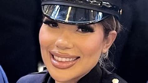 Nypd Cop Under Fire for Obscene Sex Acts Video mientras los compañeros oficiales lo comparten