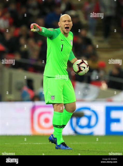 USA goalkeeper Brad Guzan Stock Photo - Alamy