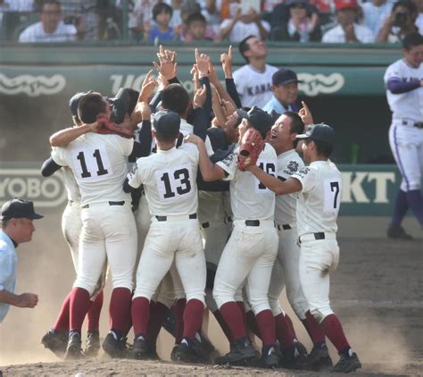 大阪桐蔭、史上初2度目の「春夏連覇」 金足農・吉田は涙 【夏の甲子園】 読んで見フォト 産経フォト