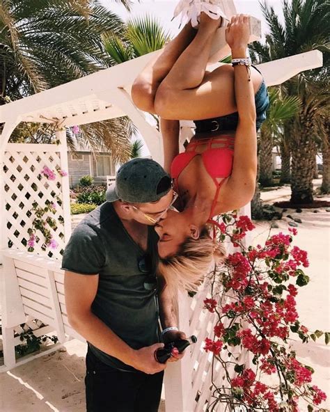 Znana blogerka pręży się w seksownym bikini