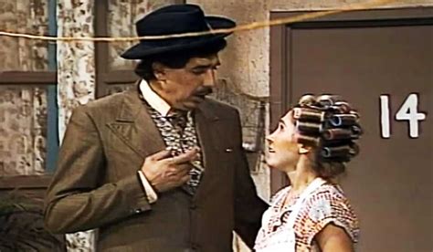 Afinal o Professor Girafales era casado em Chaves Online Séries