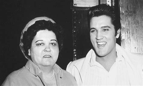 Causa Da Morte De Elvis Presley Bi Grafa Afirma Que O Fato Estava