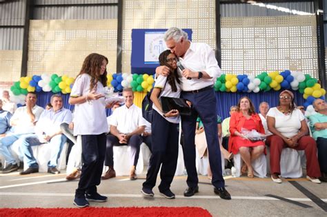 Governador Ronaldo Caiado Inaugura Mais Um Col Gio Padr O S Culo Xxi Em