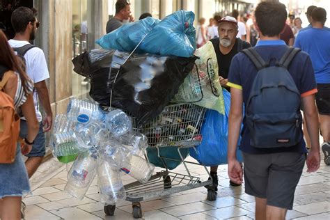 ZAHVALJUJUĆI UVOĐENJU EURA Naknada za ambalažu penje se na 10 centi u