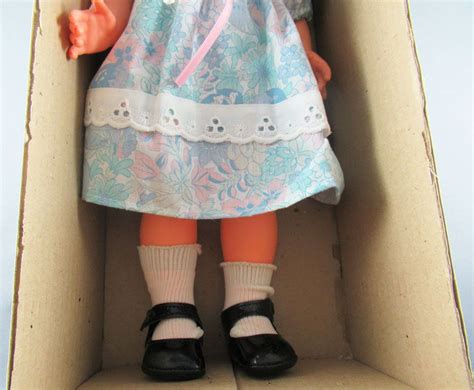 Petitcollin Marie Fran Oise Poup E Modes Travaux Blonde Cheveux Long Yeux Dormeurs