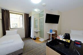 Hotel ibis budget Melbourne CBD, Melbourne, Australia - Lowest Rate ...