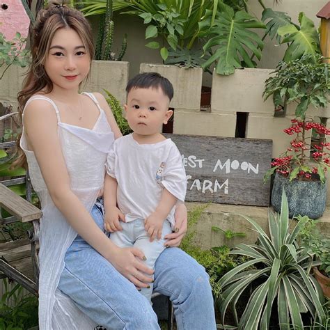 Hai hot girl sinh năm 2002 nổi tiếng nhờ hát nhép giờ ra sao Báo Dân trí