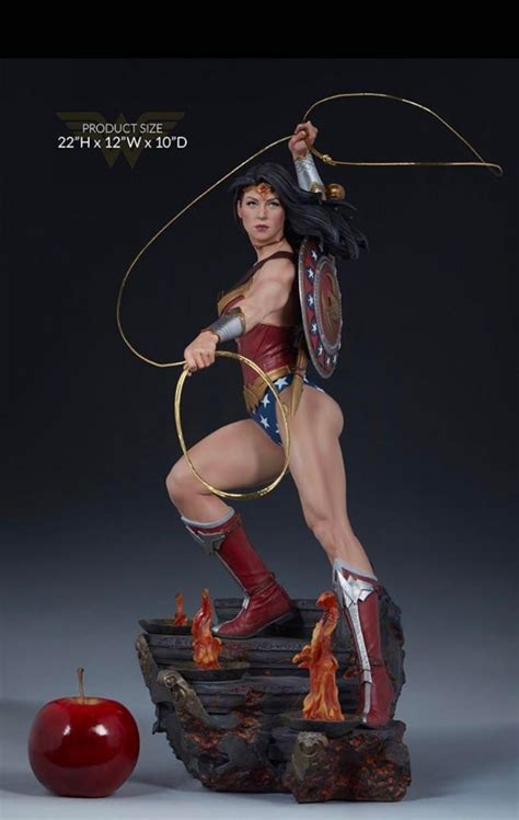 WONDER WOMAN PREMIUM FORMAT 1 4 SIDESHOW Hobbies Toys Memorabilia