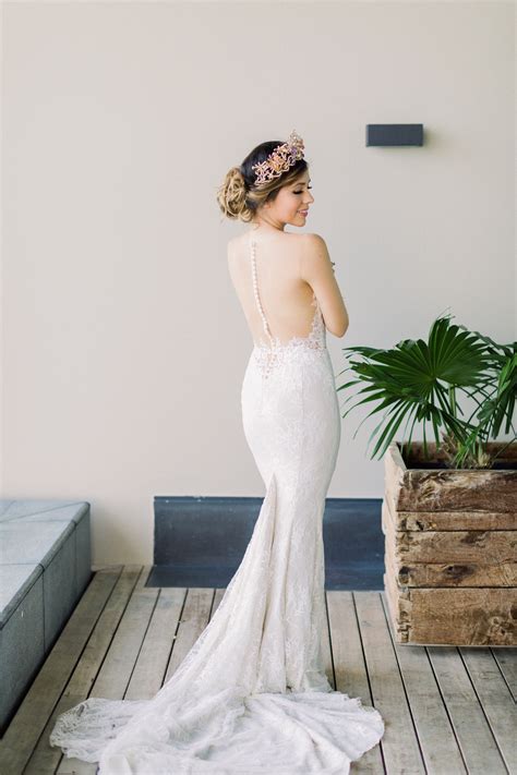 A Destination Wedding in Cancun with Vibrant Wedding Colors and a