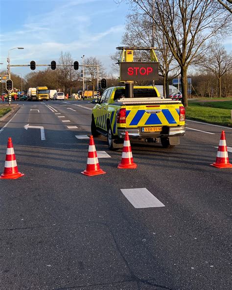 N35 Dicht Bij Raalte Door Ernstig Ongeval Traumahelikopter Uitgerukt