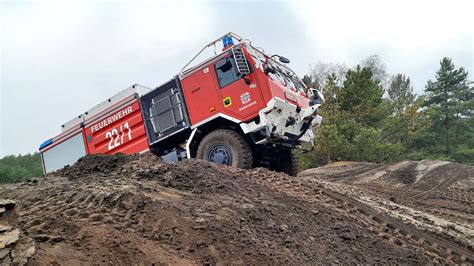 Ein neuer Waldi für Bundeswehr Feuerwehr