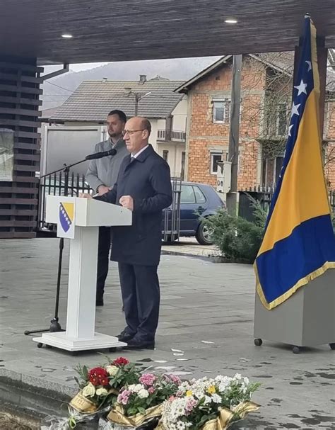 Uprili En I Prigodni Program Dan Dr Avnosti Bih I U Memorijalnom