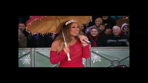 2022 Macys Thanksgiving Day Parade Mariah Carey And Santa Claus