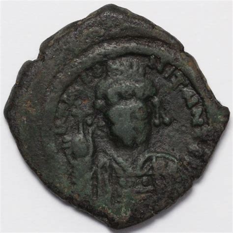 Ancient Byzantine Coin Tiberius Ii Constantine Half Follis Ad