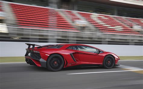 Lamborghini Aventador LP750 4 SV Car Race Tracks Motion Blur