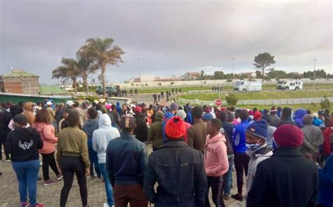 Situation tense in Plettenberg Bay - Knowledge base land