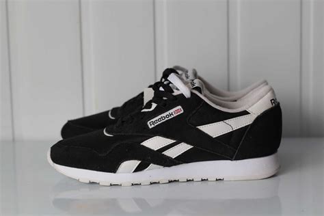 Кроссовки reebok classic оригинал замшевые нові оригінал: 2 150 грн ...