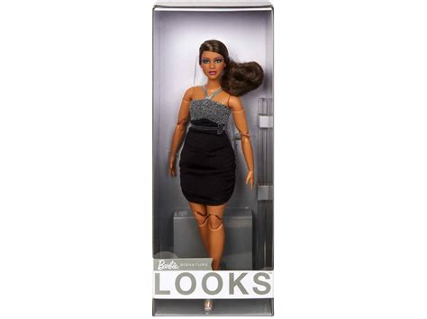 Barbie Signature Looks Curvy Brunette Mattel HBX Juguetilandia