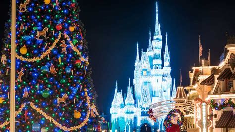 Christmas At Disney Decoration World