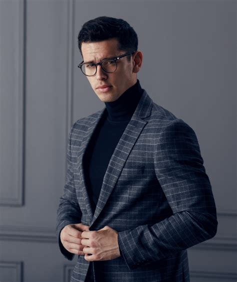 How To Wear A Turtleneck With A Suit For Men 2024