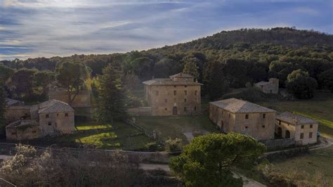 600 Acre Tuscan Estate Near Siena Italy — Francis York