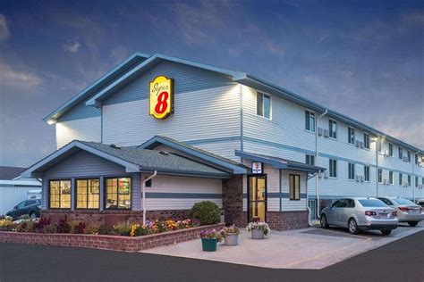 SUPER 8 BY WYNDHAM PIERRE SD $44 ($̶6̶6̶) - Updated 2022 Prices & Motel ...