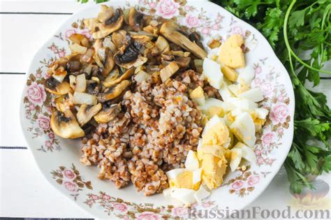 Рецепт: Гречневая каша "Сименуха" с грибами и яйцами на RussianFood.com