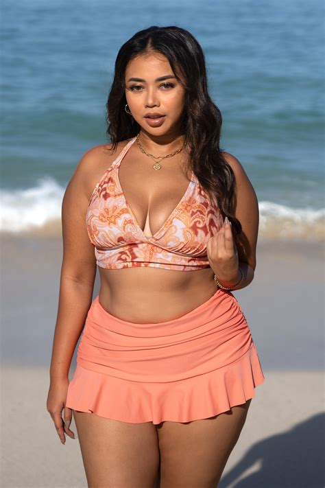 Bikini grande taille avec triangle à col licou et jupe ruchée Cupshe France