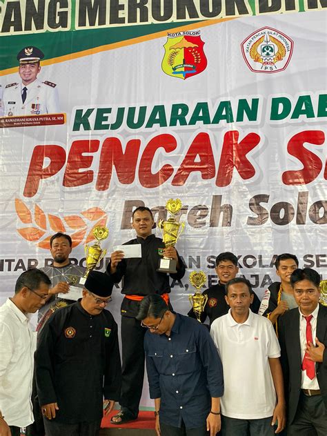 Sakato Semen Padang Binaan Fkkspg Juara Umum Kejurda Pencak Silat Bareh