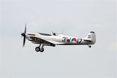 RAF Spitfire editorial stock photo. Image of plane, airfield - 13984683