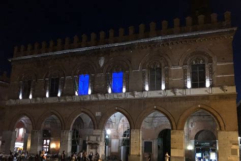 Giornata Della Dislessia Il Comune Si Illumina Di Blu Cremonaoggi