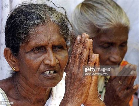 158 2004 Sri Lanka Tsunami Train Disaster Stock Photos, High-Res Pictures, and Images - Getty Images