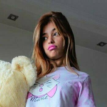 Triss Kiss Nude Leaks TheFappening