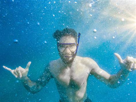 Can You Snorkel With Glasses 7 Great Ways To See Underwater