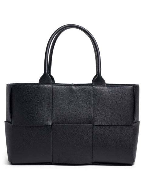 Bottega Veneta The Arco Medium Intrecciato Leather Tote Bag Black