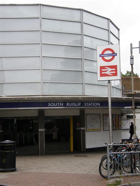 South Ruislip station - A Picture from West Ruislip to Perivale ...