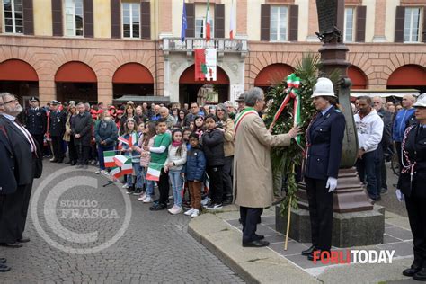 Aprile La Festa Della Liberazione In Piazza Saffi