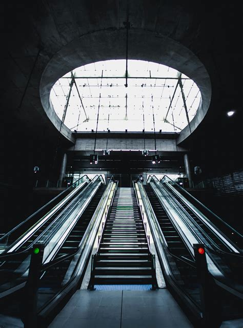 Escalator Photograph · Free Stock Photo